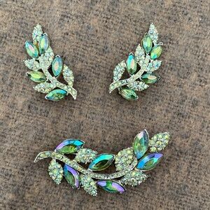 Elegant Silver and Green Leaf Jewelry Set